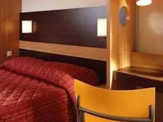 프리미에르 클라스 던커크 수드 룬 플라쥬 2* 룽플라주